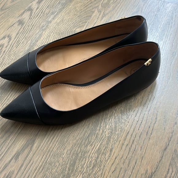 Tory Burch Penelope Cap Toe Flat - Perfect Black - Sz 9 - Picture 5 of 8